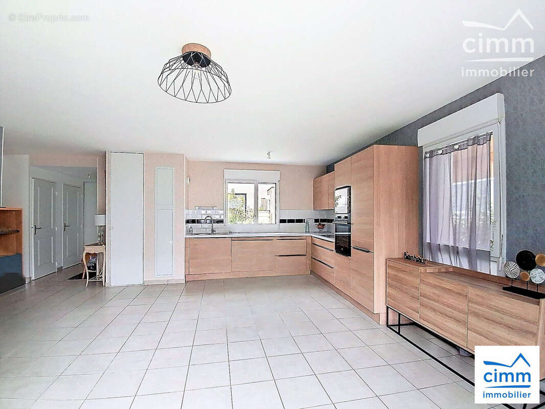 Maison à NOYAL-CHATILLON-SUR-SEICHE