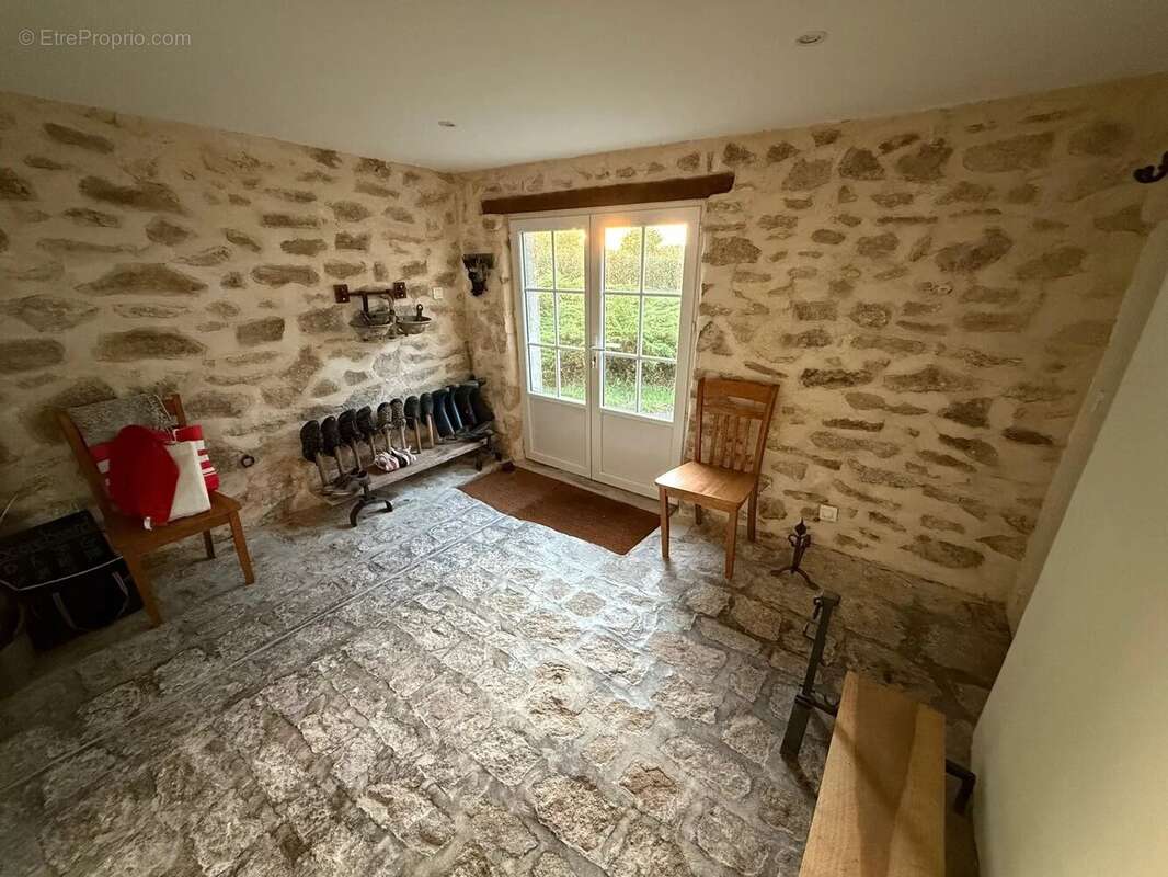 Maison à MAILHAC-SUR-BENAIZE