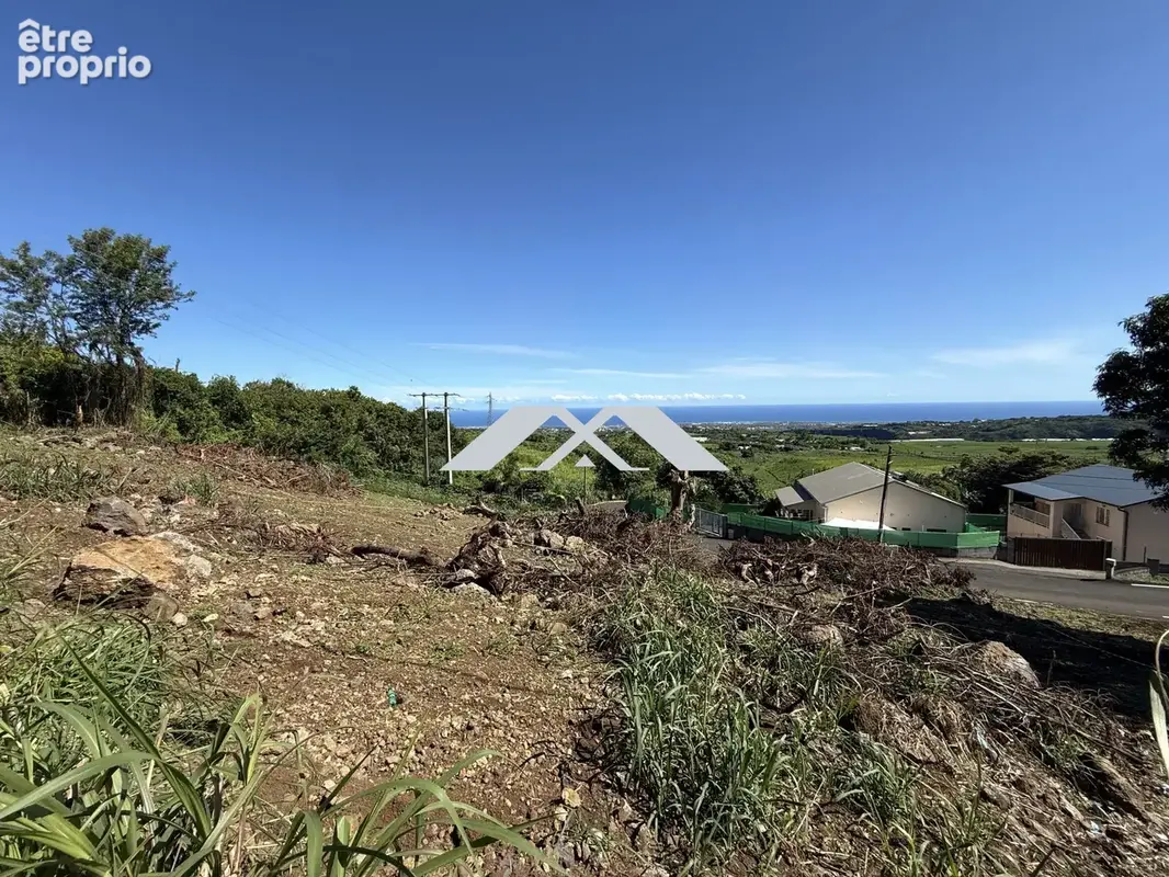 Terrain à LE TAMPON