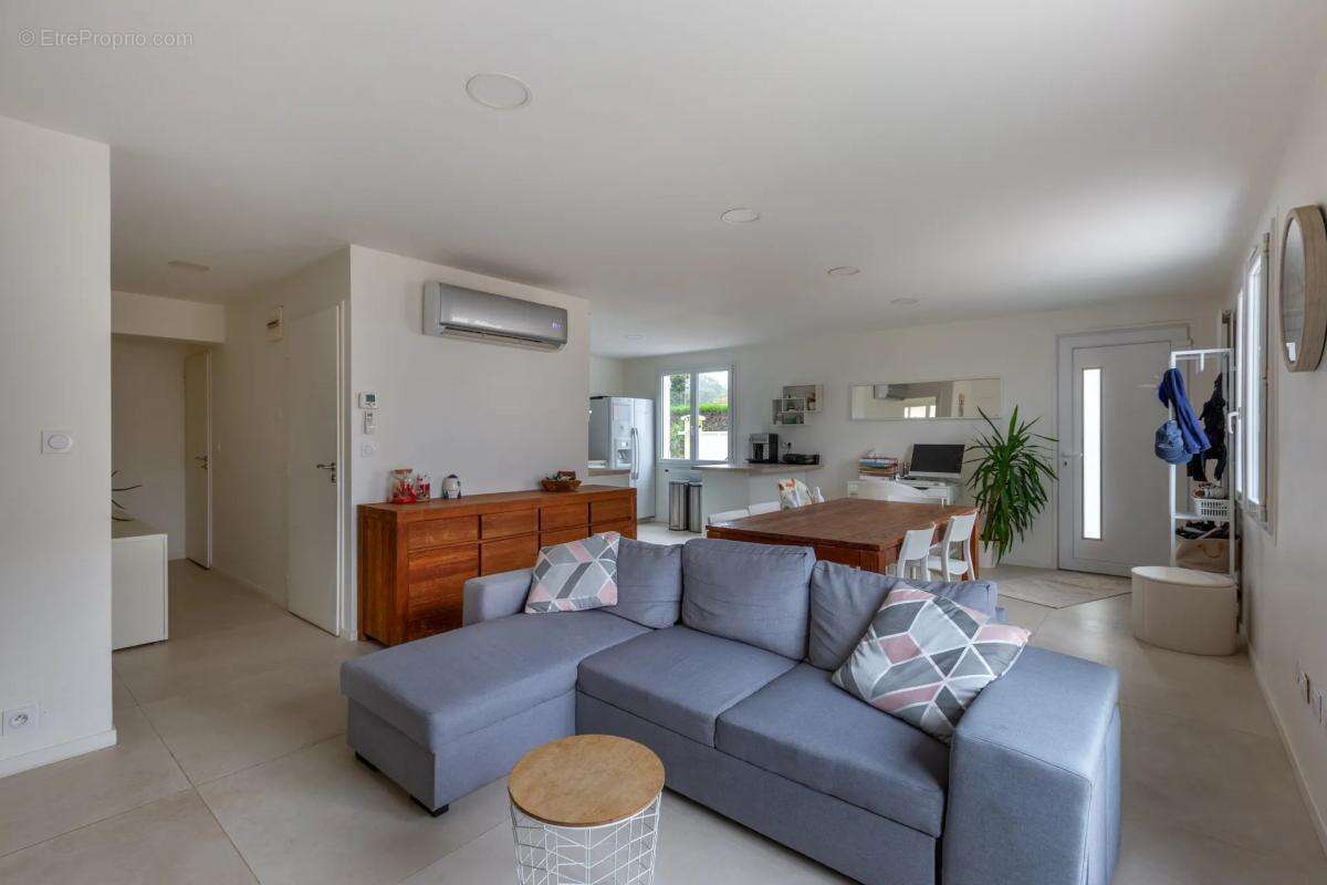 Maison à BOURG-SAINT-CHRISTOPHE