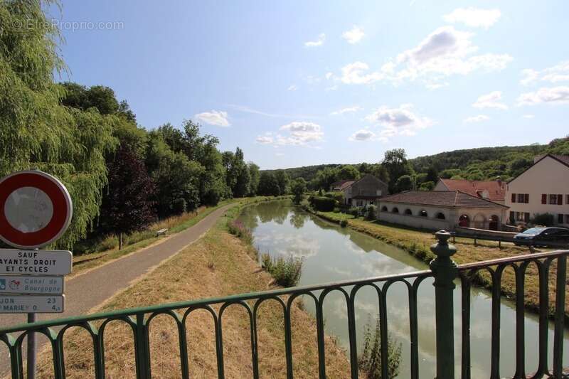 Maison à GISSEY-SUR-OUCHE