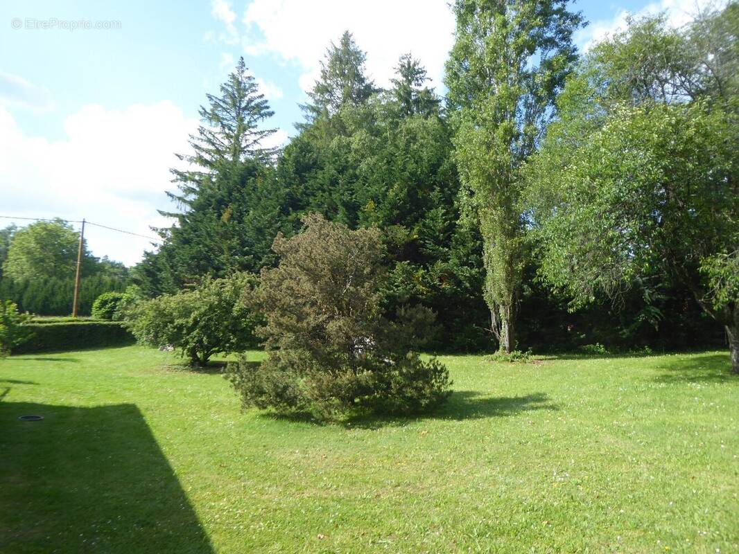 Maison à SICCIEU-SAINT-JULIEN-ET-CARISIEU