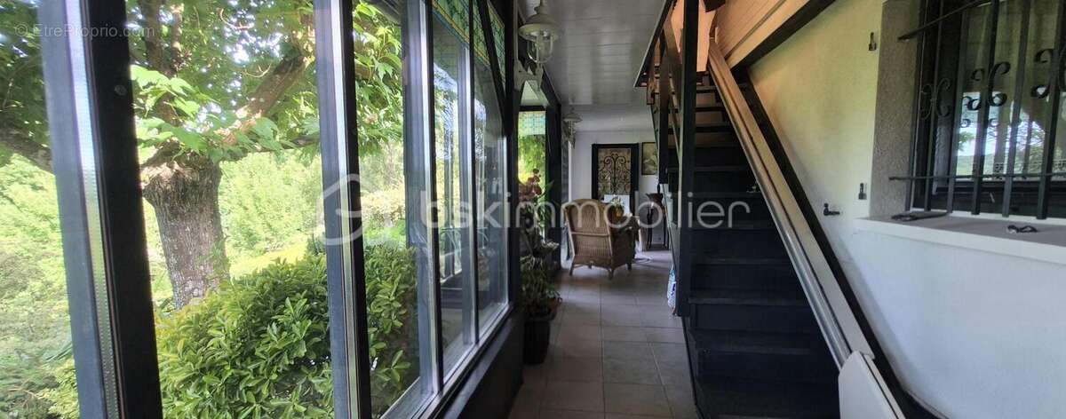 Maison spacieuse avec sous sol total et verranda – Vente unique - photo 11