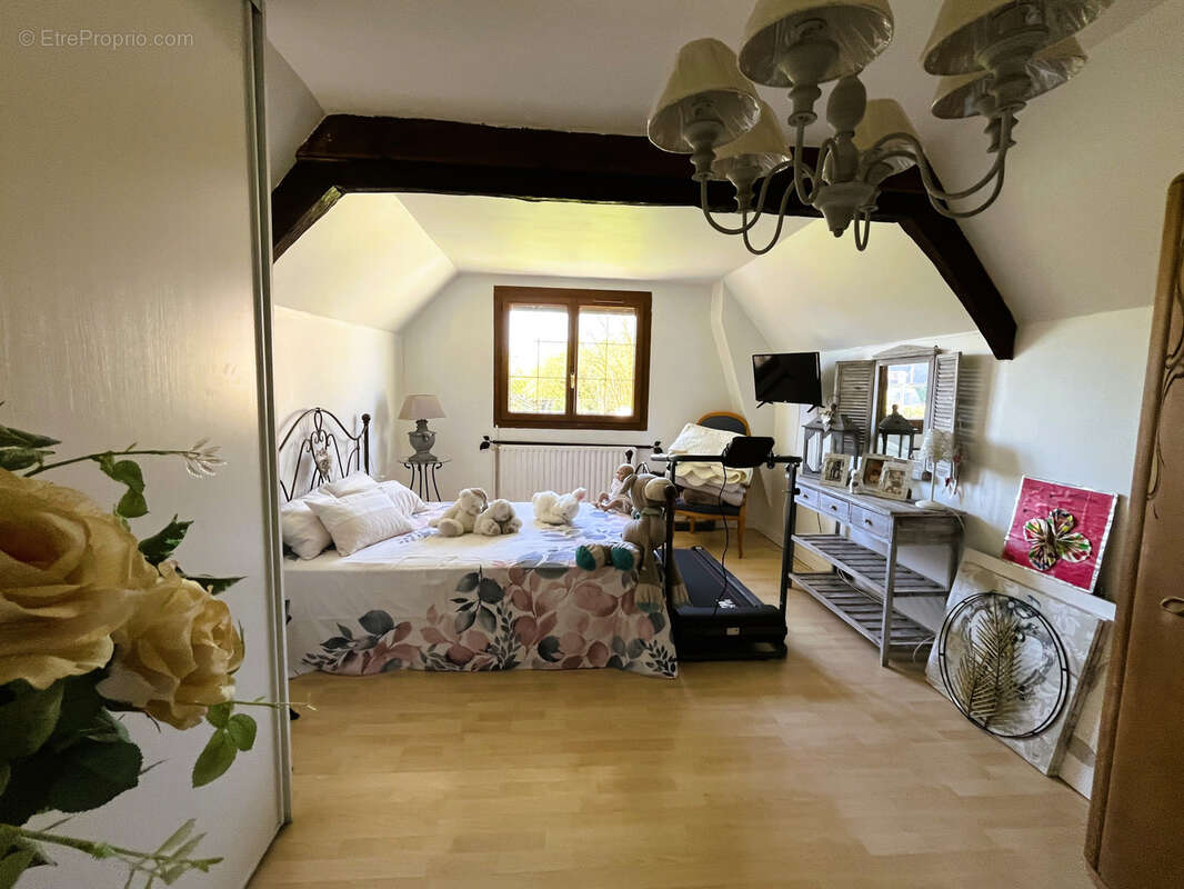 Maison à ESTREES-SAINT-DENIS