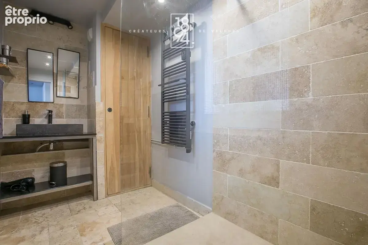 Duplex de type 3/4 entièrement rénové, d’une superficie de 130 m², situé secteur Vieux-Port avec vue mer - photo 10