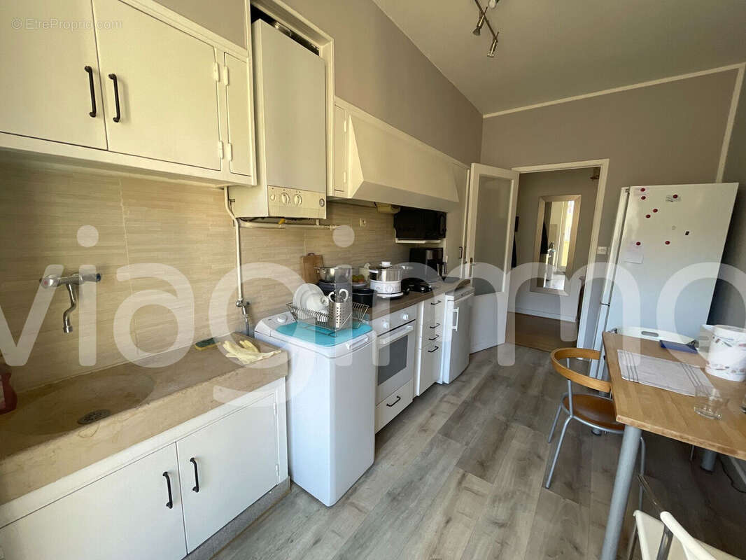 Appartement à MARSEILLE-2E