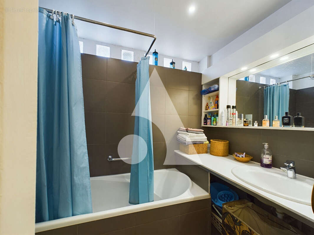 Appartement à SAINT-MAUR-DES-FOSSES