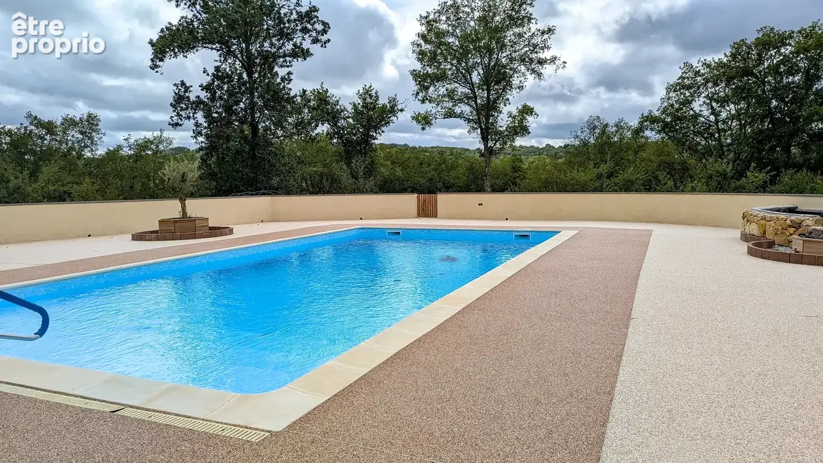 Propriété de 10 chambres avec logements indépendants et piscine chauffée – Gourdon - photo 2