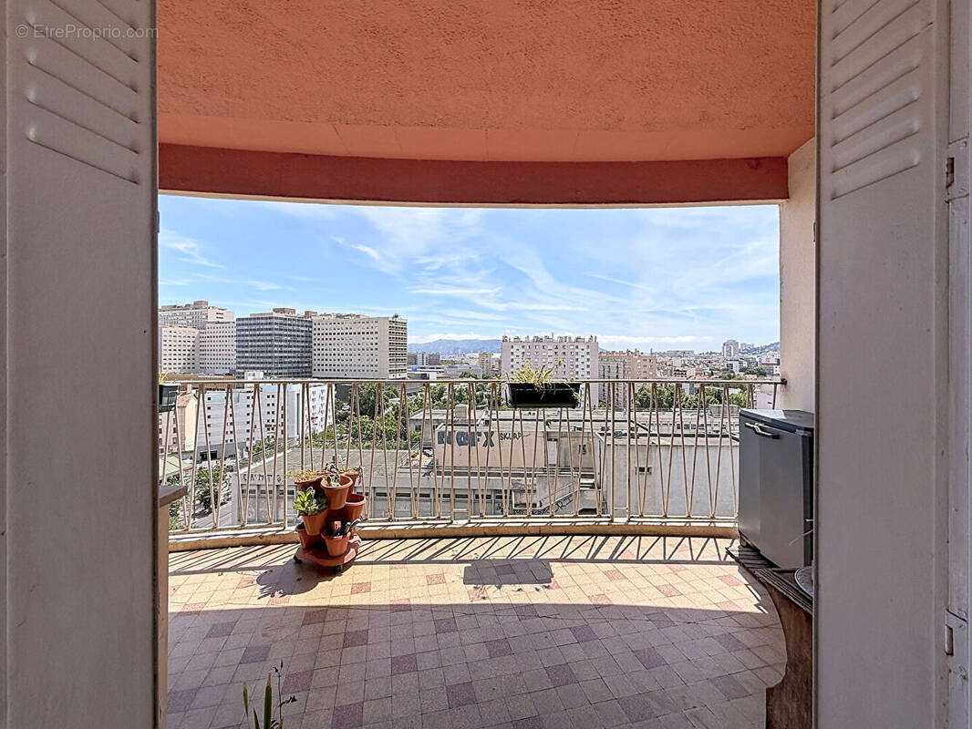 Appartement à MARSEILLE-5E