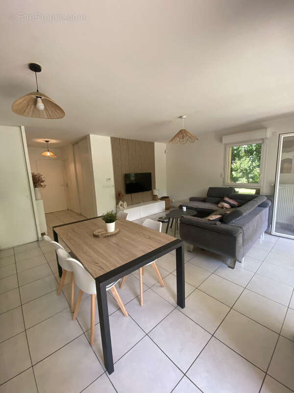 Appartement à VETRAZ-MONTHOUX