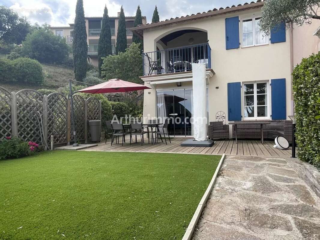 Appartement à GRIMAUD