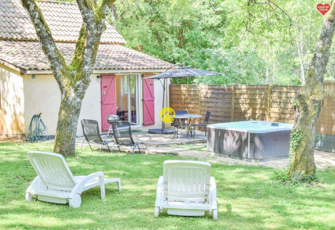 Maison à LE BUISSON-DE-CADOUIN