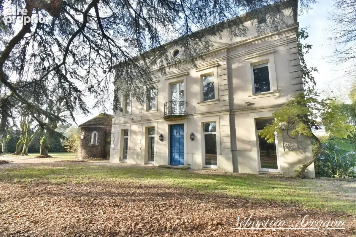 Maison de maître du XIXᵉ siècle à Villeneuve-sur-Lot – 460 m² – Parc de 8 300 m² – Piscine – Centre-ville à pied - photo 39