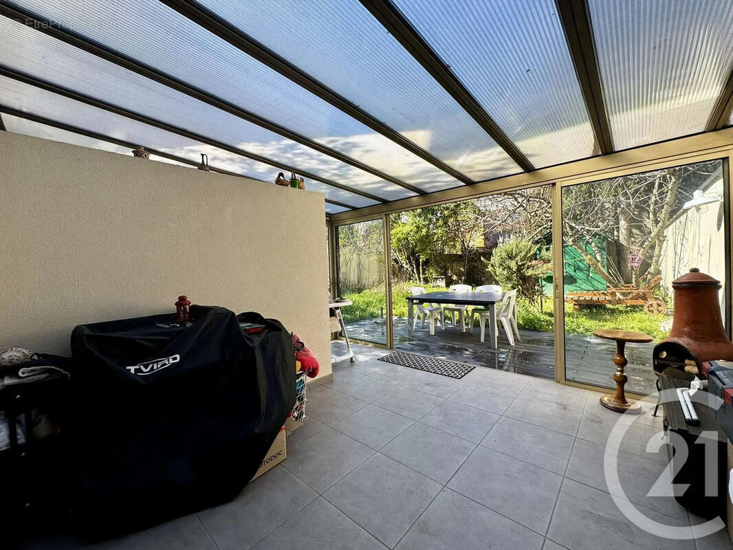 Maison 106 m² à Villeurbanne  - photo 8