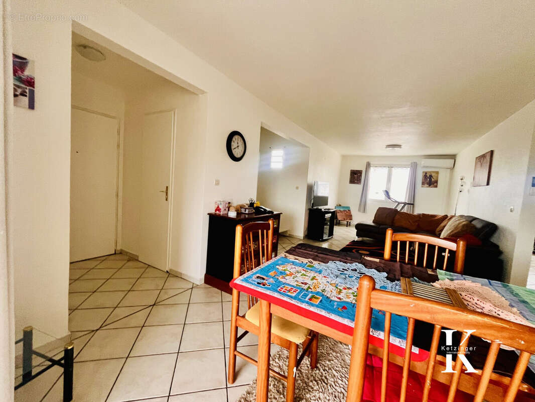 Appartement 105 m² à Baie-Mahault  - photo 8
