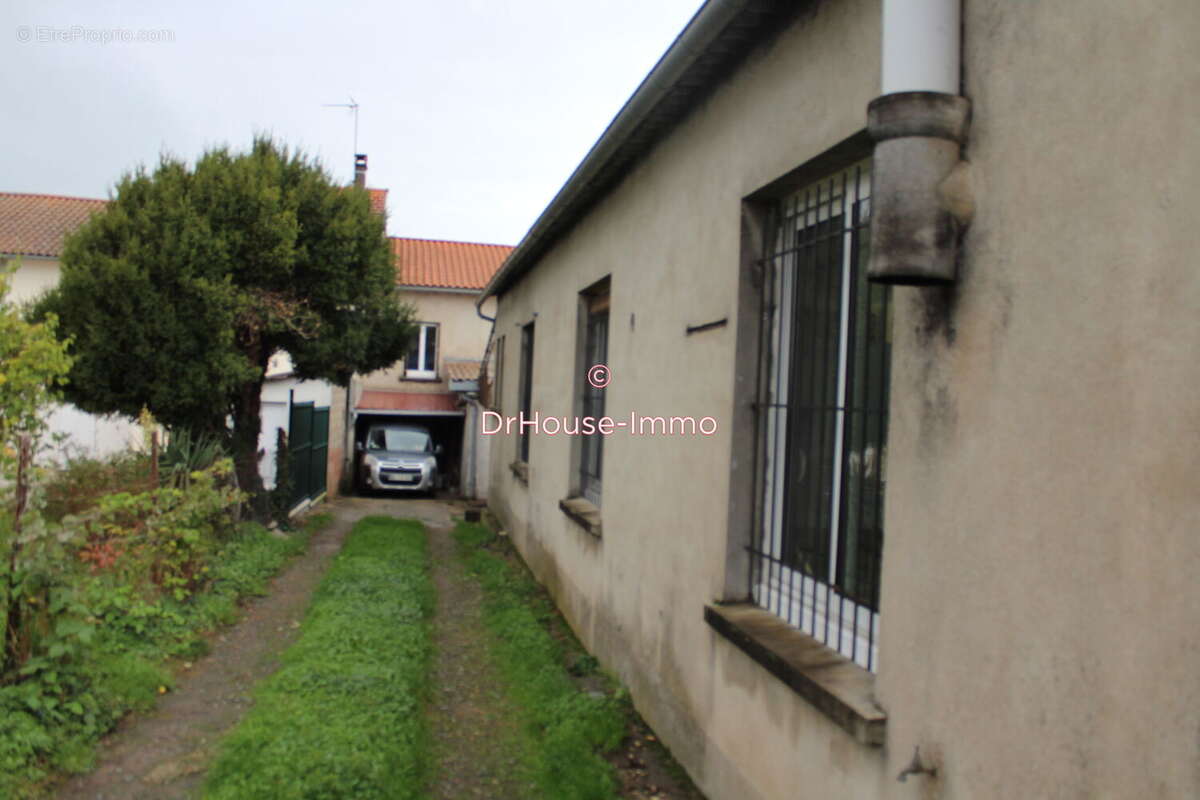 Commerce à ROUMAZIERES-LOUBERT