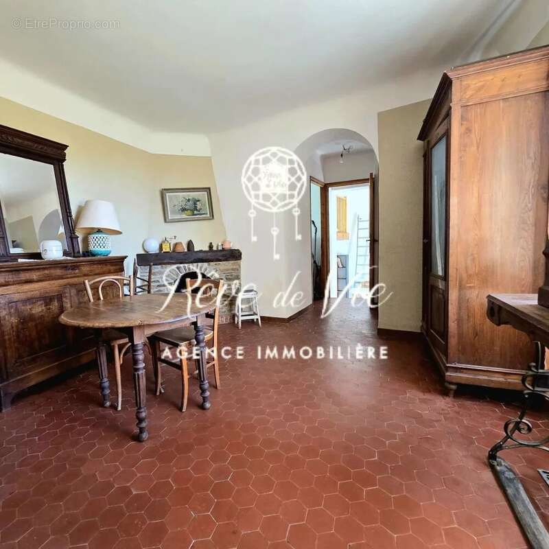 Maison à BORMES-LES-MIMOSAS