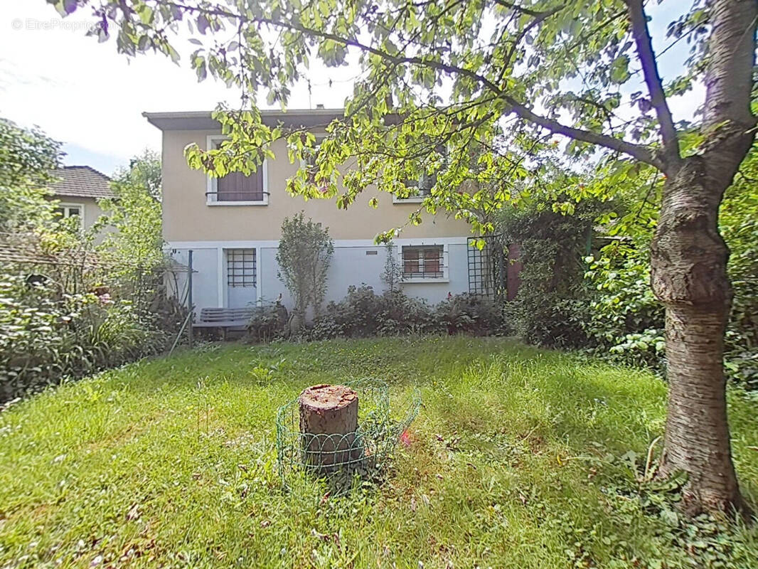 Maison à FONTENAY-LE-FLEURY