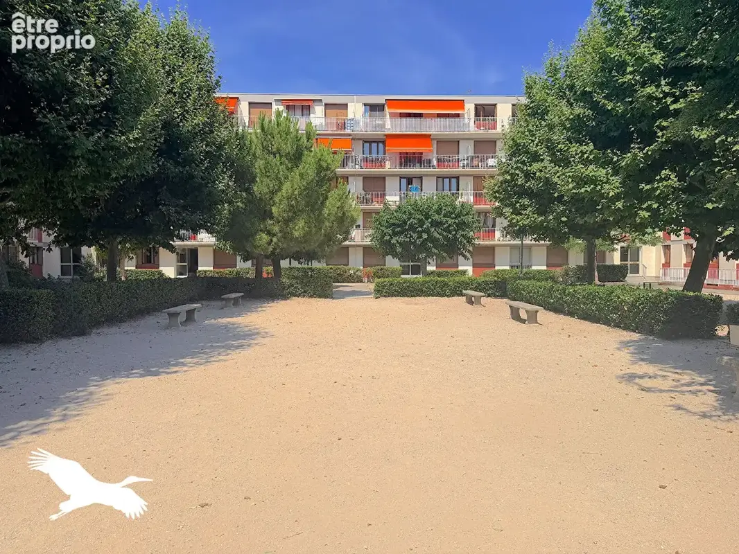 A VENDRE - Marseille 13013, Château Gombert / St Mitre - Appartement 4 pièces de 81m² avec terrasse, parking privatif en SUS et  - photo 9
