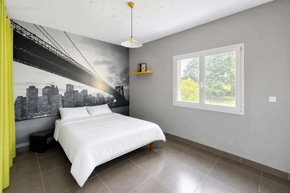 Maison de 6 pièces de 232 m² à Castelsarrasin - photo 8