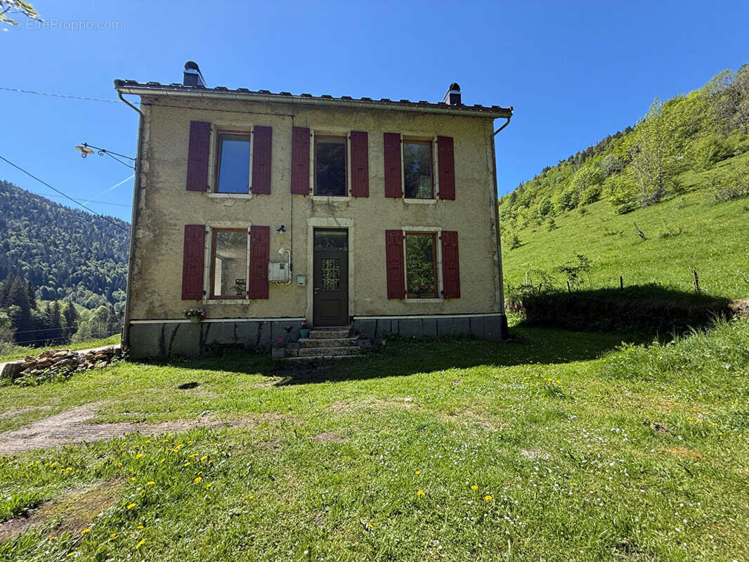 Maison à CHAMPFROMIER