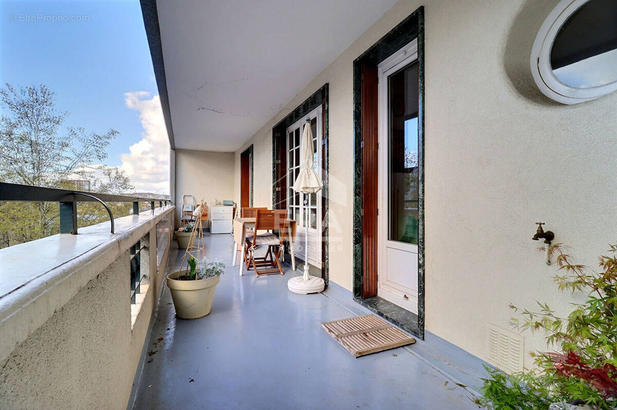 Appartement à COLOMBES