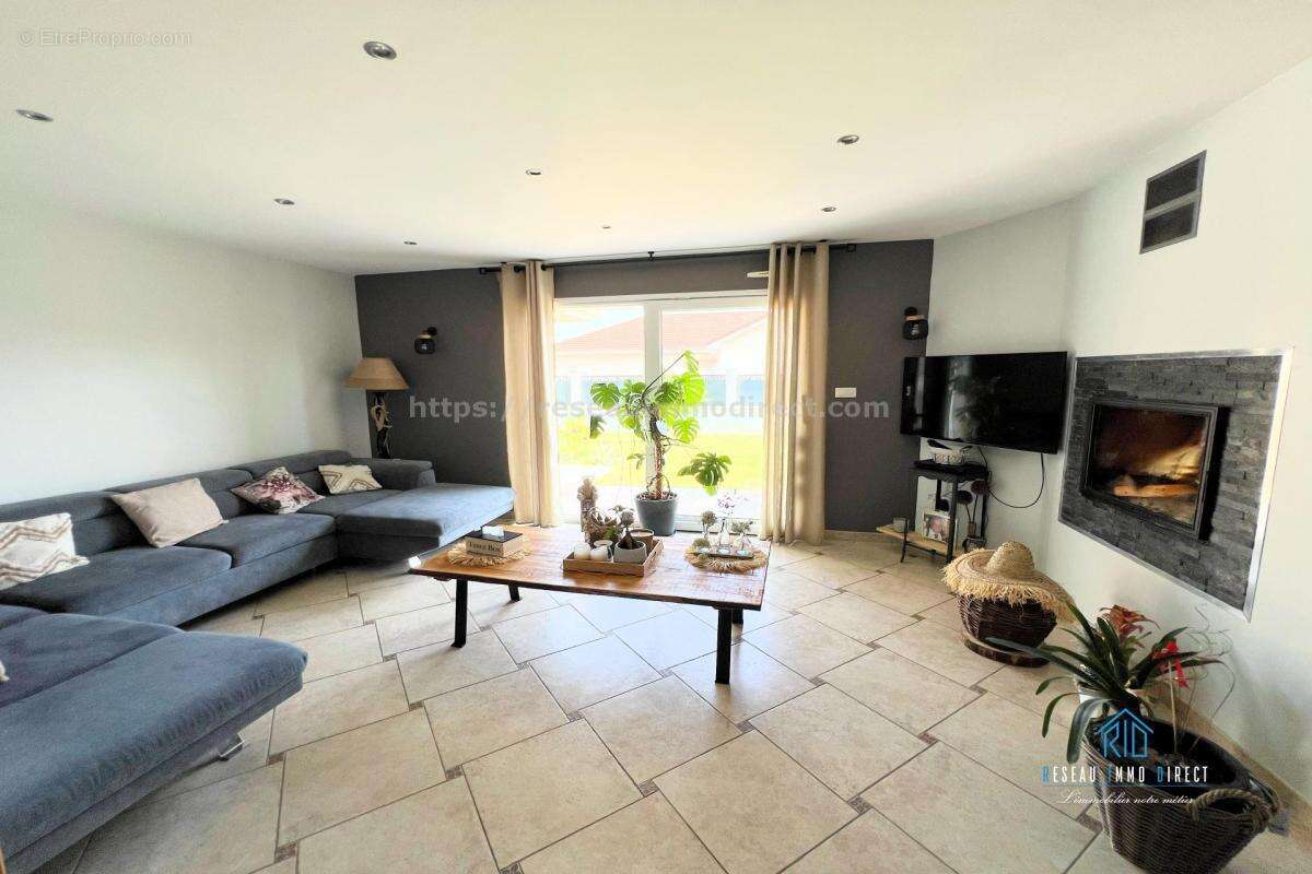 Maison à LE GRAND-LEMPS