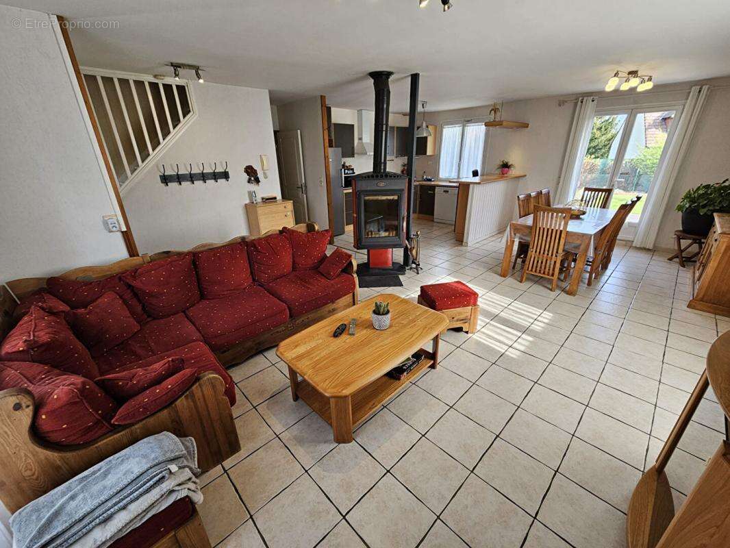 Maison à HOUDAN
