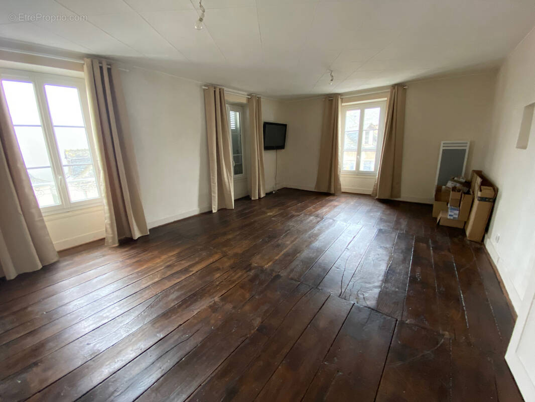 Appartement à JUILLAC