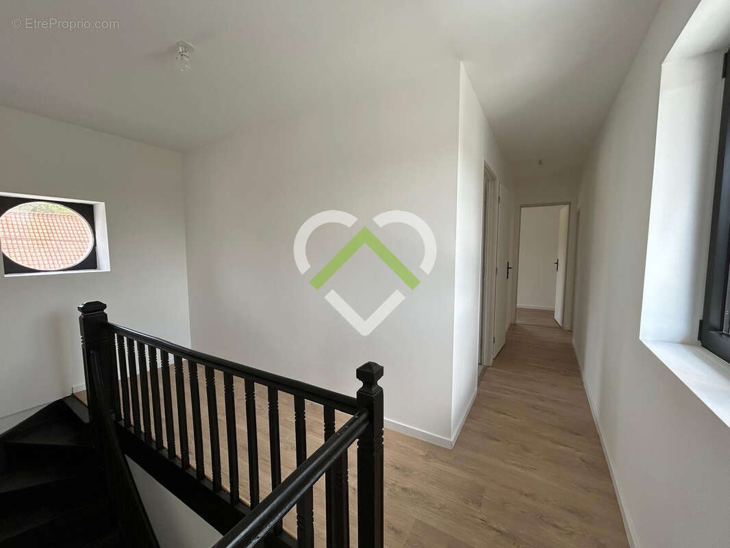 Superbe maison familiale entièrement rénovée au coeur du village prisé de VERLINGHEM - photo 8