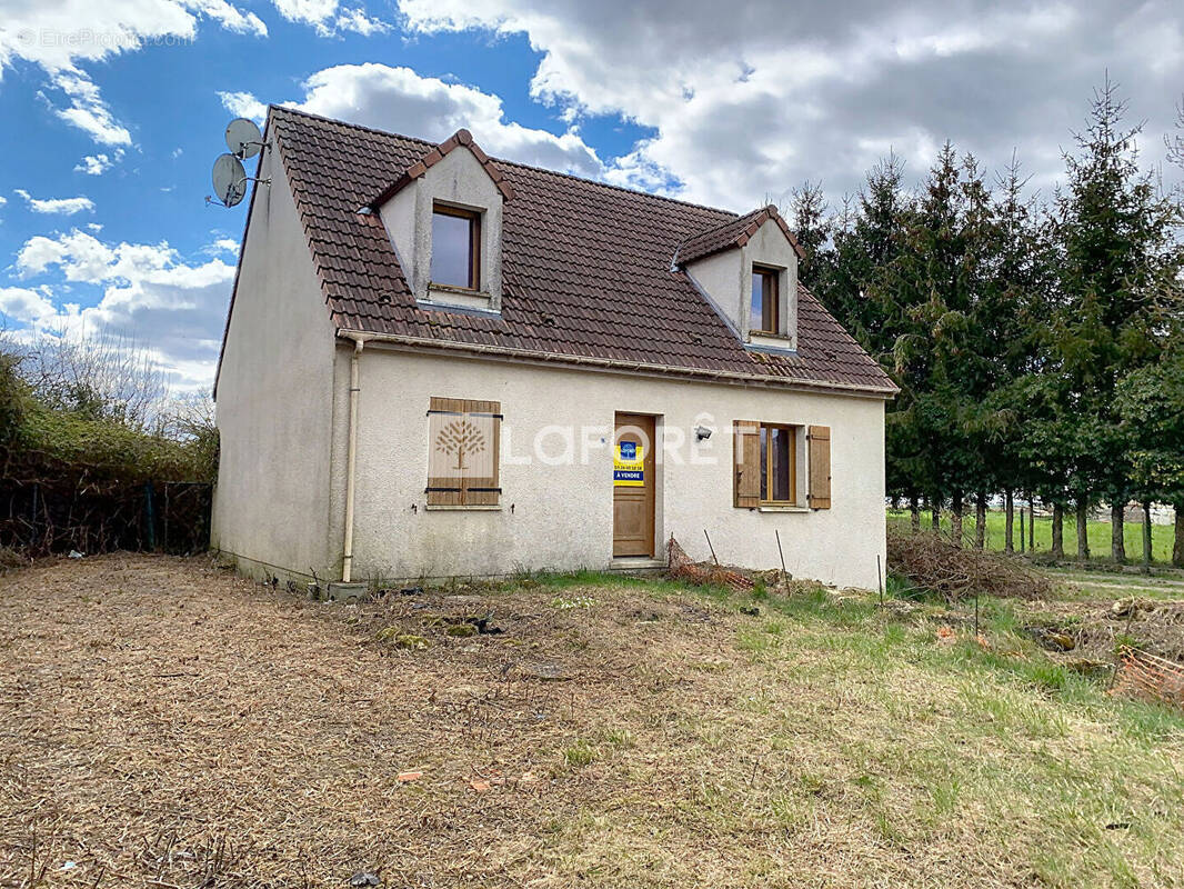 Maison à ELISE-DAUCOURT