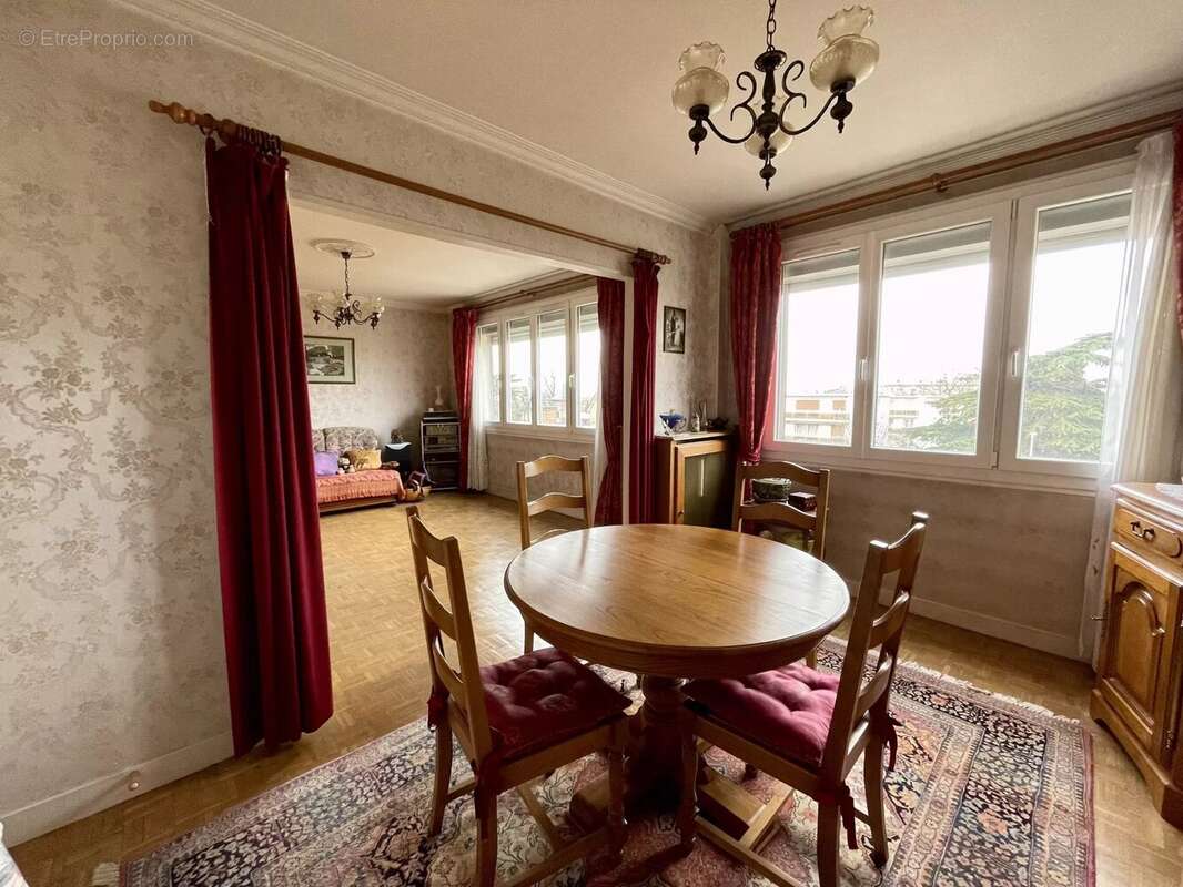 Appartement à VILLEMOMBLE