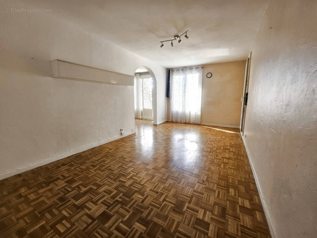 Appartement à MARSEILLE-13E