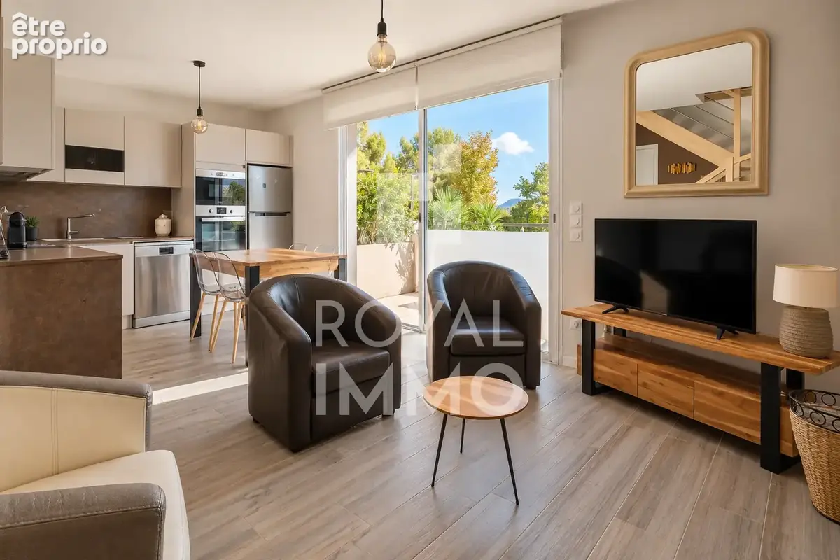 Appartement à SANARY-SUR-MER