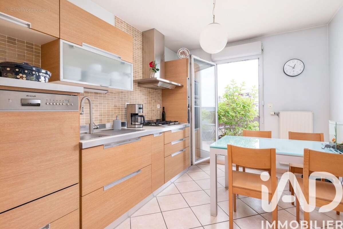 Photo 5 - Appartement à VILLEURBANNE