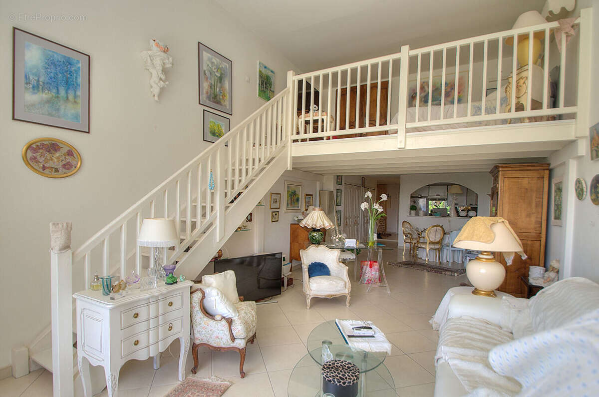 Appartement 2 pieces  70 m2, piscine golfs saint-raphael - photo 5