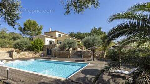 Maison 266 m² à Seillans  - photo 2