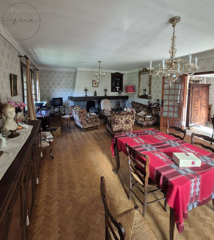 Maison à LACAUNE