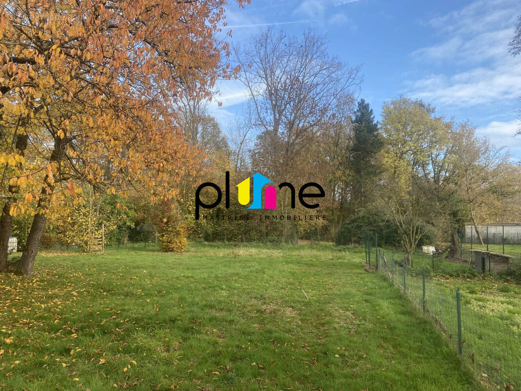 Terrain à MERIGNIES