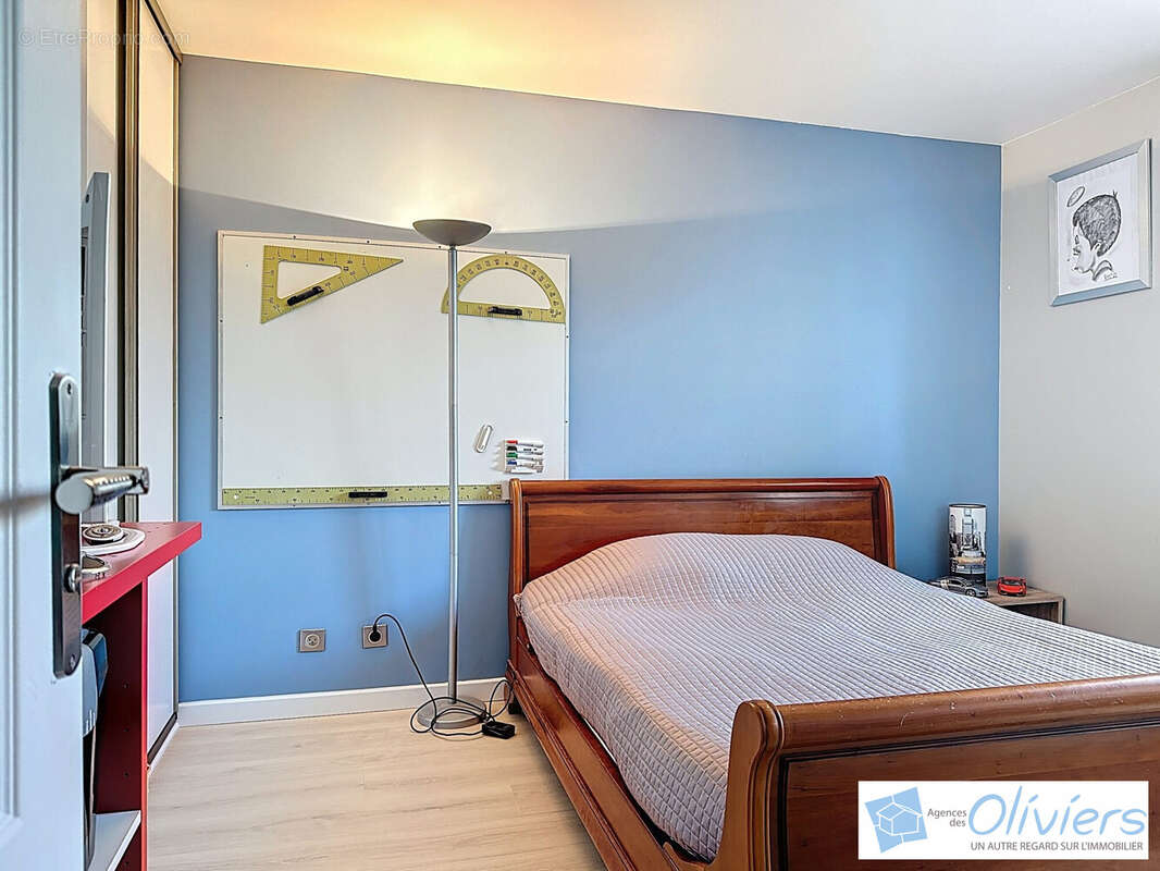 Maison à VOISINS-LE-BRETONNEUX