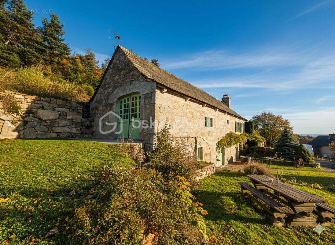 Maison à AUMONT-AUBRAC