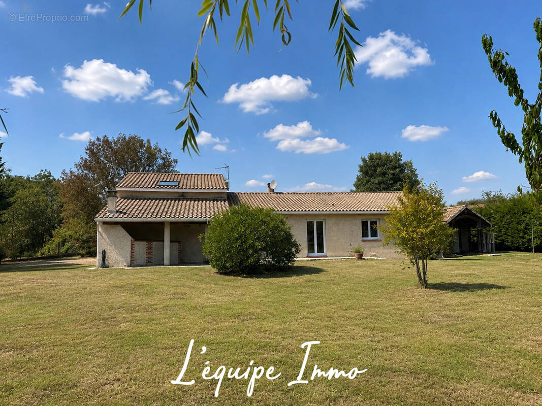 Maison à MENVILLE