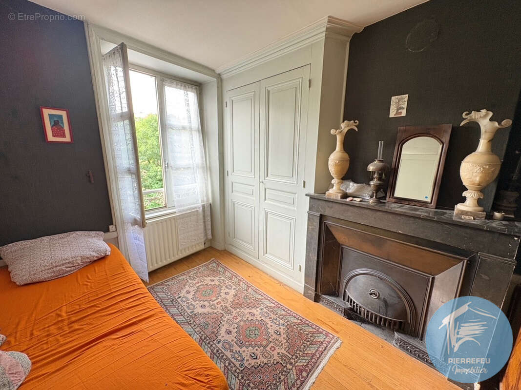 Appartement à PONTCHARRA-SUR-TURDINE
