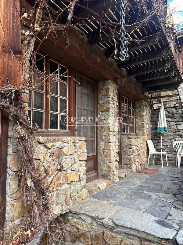 Maison à LA PERRIERE