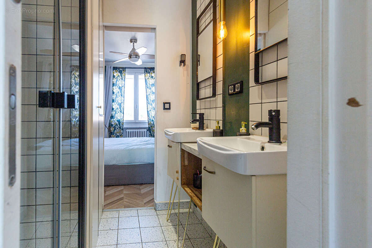 Agence immobiliere laforet - exclusivite - "sauge" - annecy - appartement traversant t3 de 57,26m² - balcon - cave - garage - photo 8