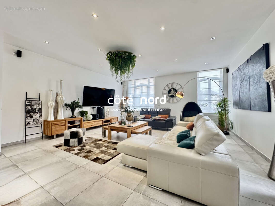 Maison 233 m² à Caudry  - photo 2