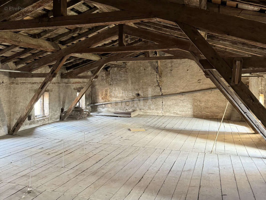 Appartement à CARBONNE