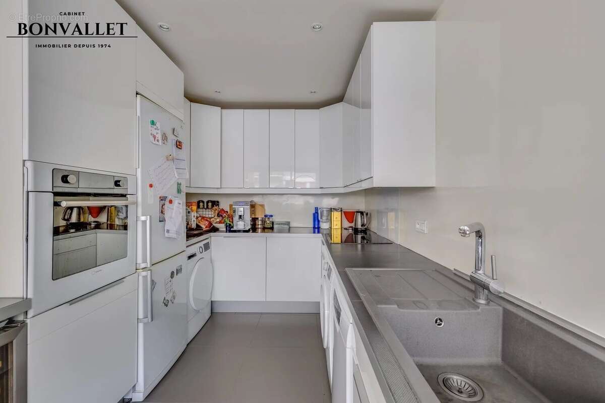 Appartement à PARIS-15E