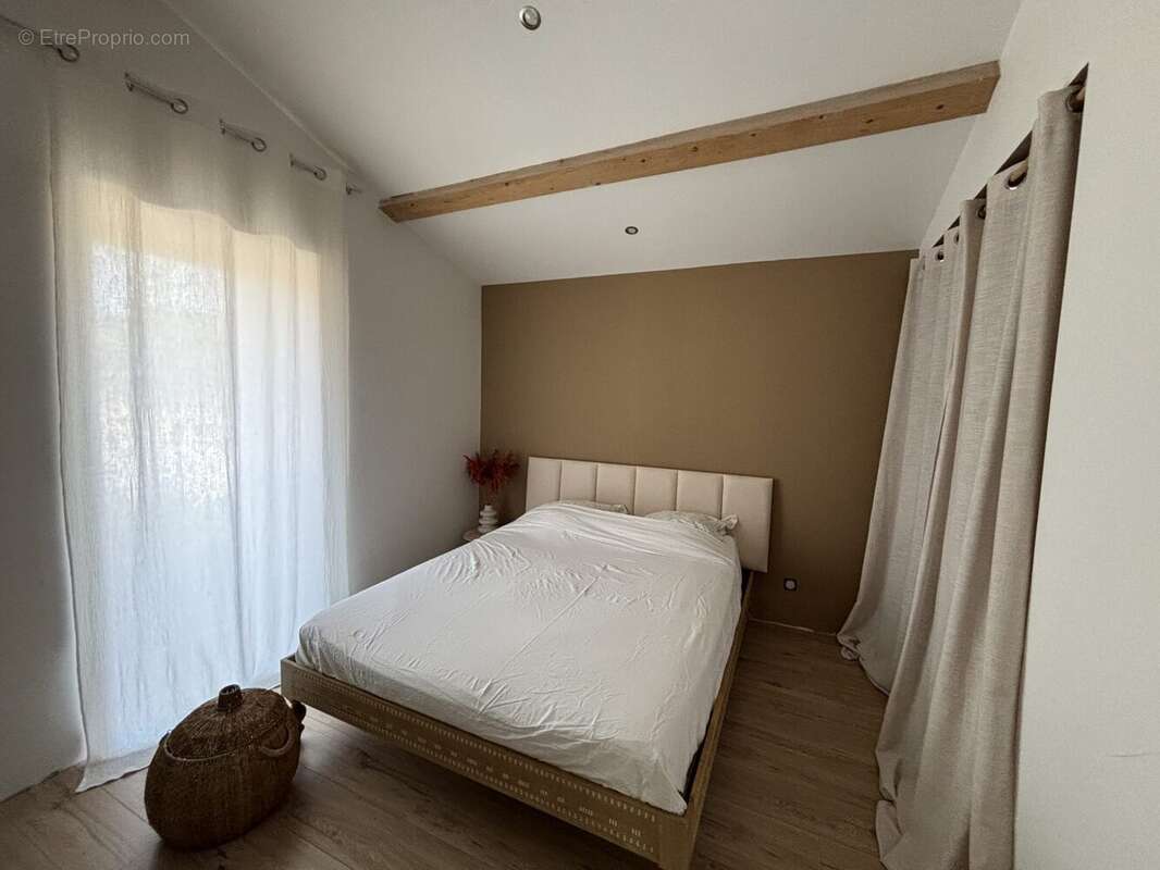 Maison 115 m² à Saint-Priest  - photo 5