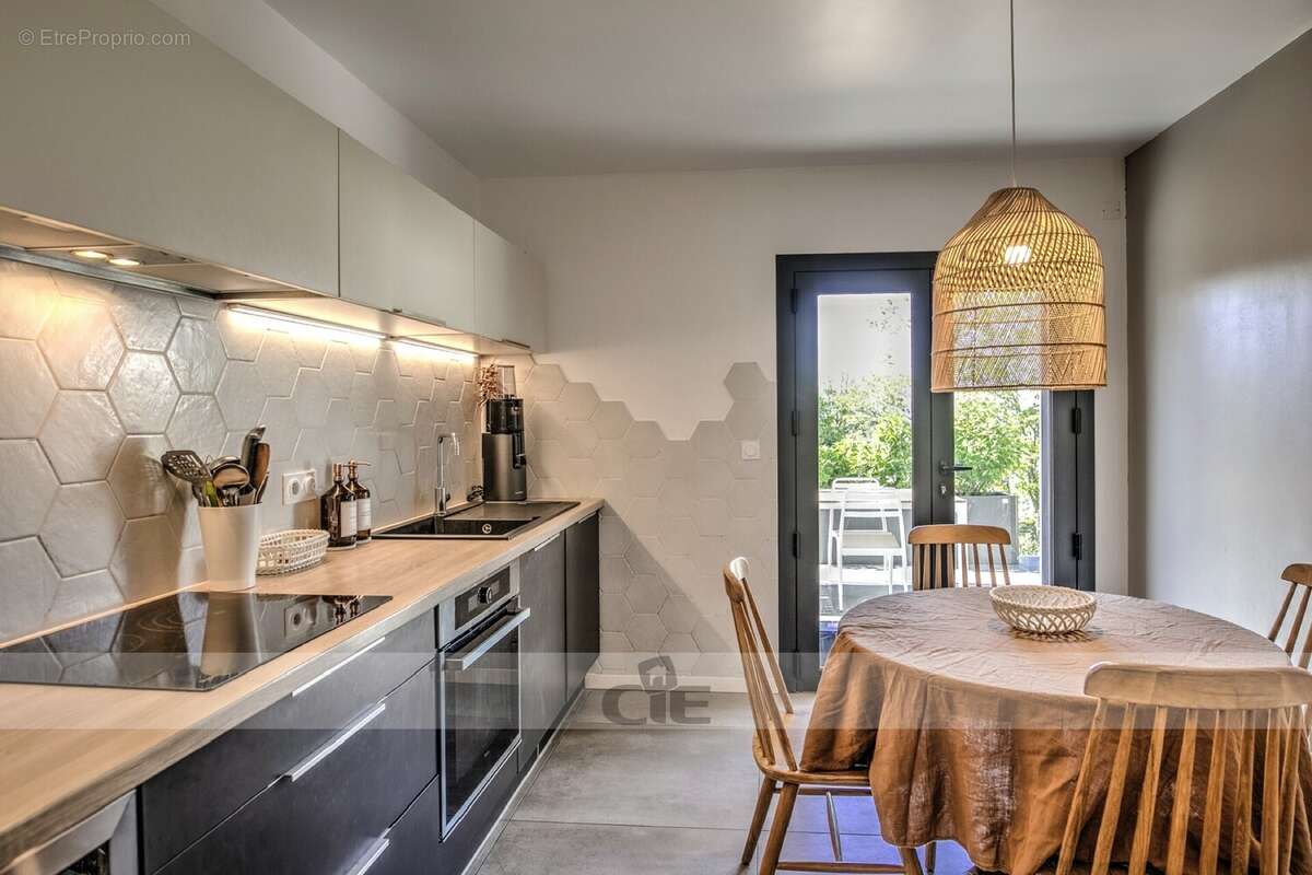 Maison 159 m² à Collonges-Sous-Saleve  - photo 8